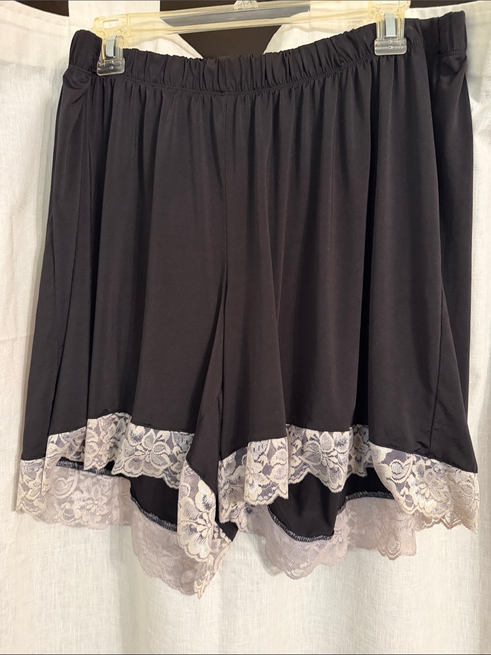 Black Lace-Trim Women's Lounge Shorts with Soft Elastic Waist